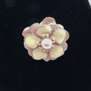 Flower Brooch Pin Pendant Enamel Pink Peach Pearl Rhinestone Center Silver Tone
